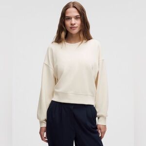 LULULEMON ATHLETICA Softstreme Perfectly Oversized Cropped Crew in Light Ivory